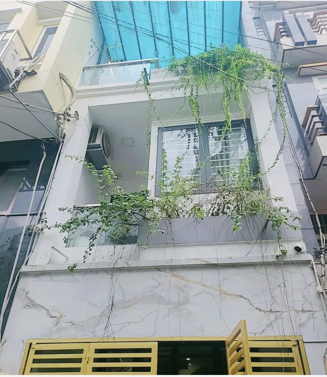 BÁN NHÀ ĐẸP HẺM XE TẢI CMT8, P15 QUẬN 10 - 50M2 - 3TẦNG BTCT 4PN 3WC - NHỈNH 13TỶ