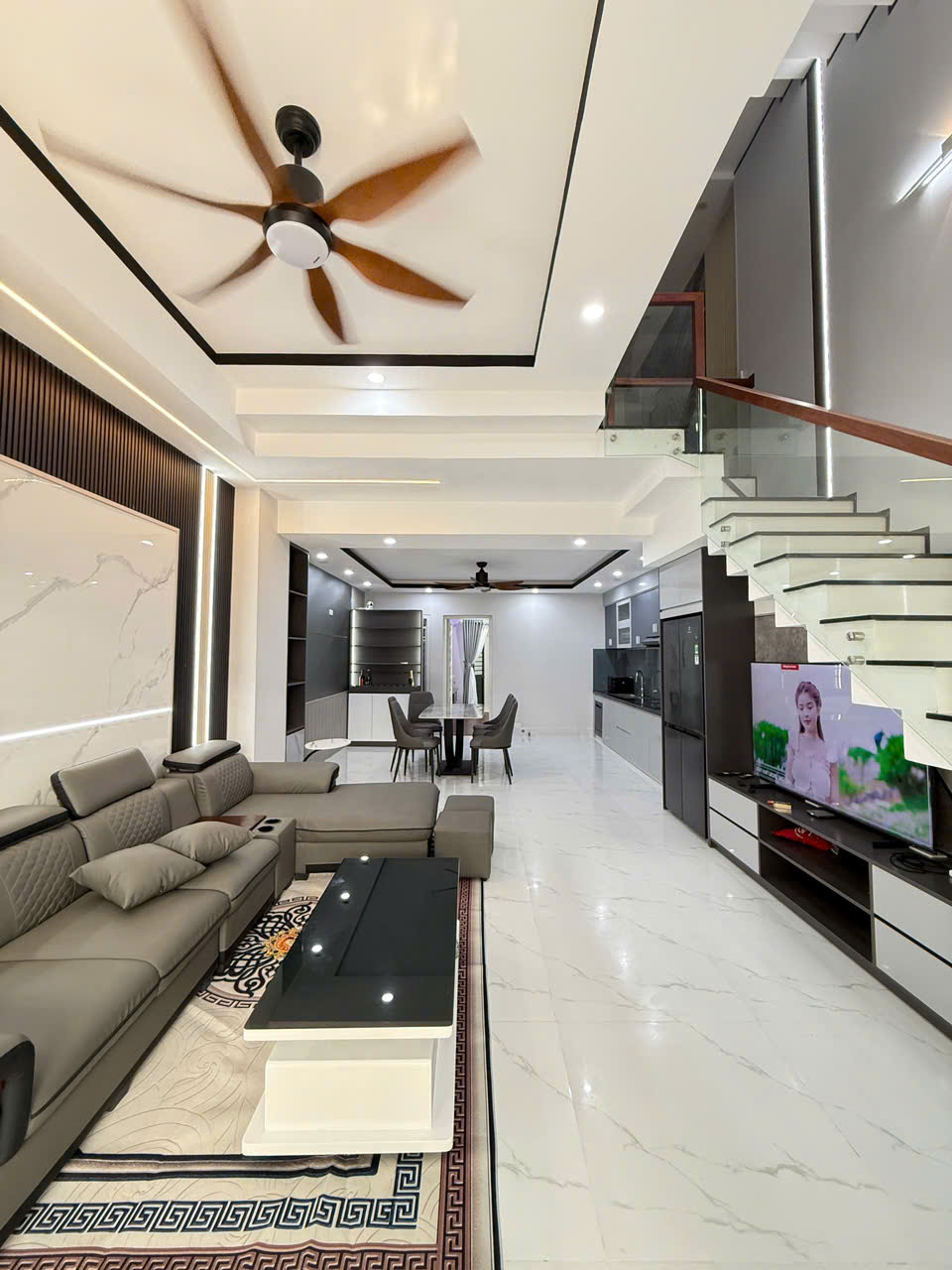 Bán SIÊU PHẨM nhà 3 tầng đường Hoà Phú - Khu E Kim Long