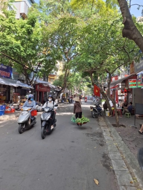 TẦM TIỀN,TÒA BUILDING, NGHĨA TÂN, CẦU GIẤY-VỈA HÈ-KD-Ô TÔ: 70M X9T, MT 5,5M, GIÁ 37,9 TỶ