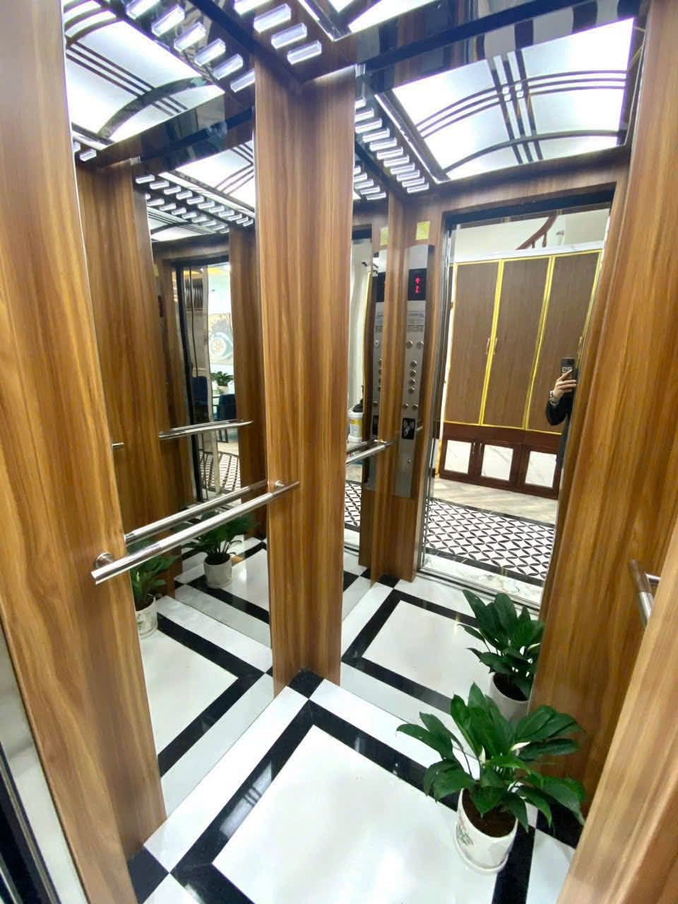 Bán nhà 7 tầng .28 phòng 28WC đang tăng thêm thành 36phong 36WC
