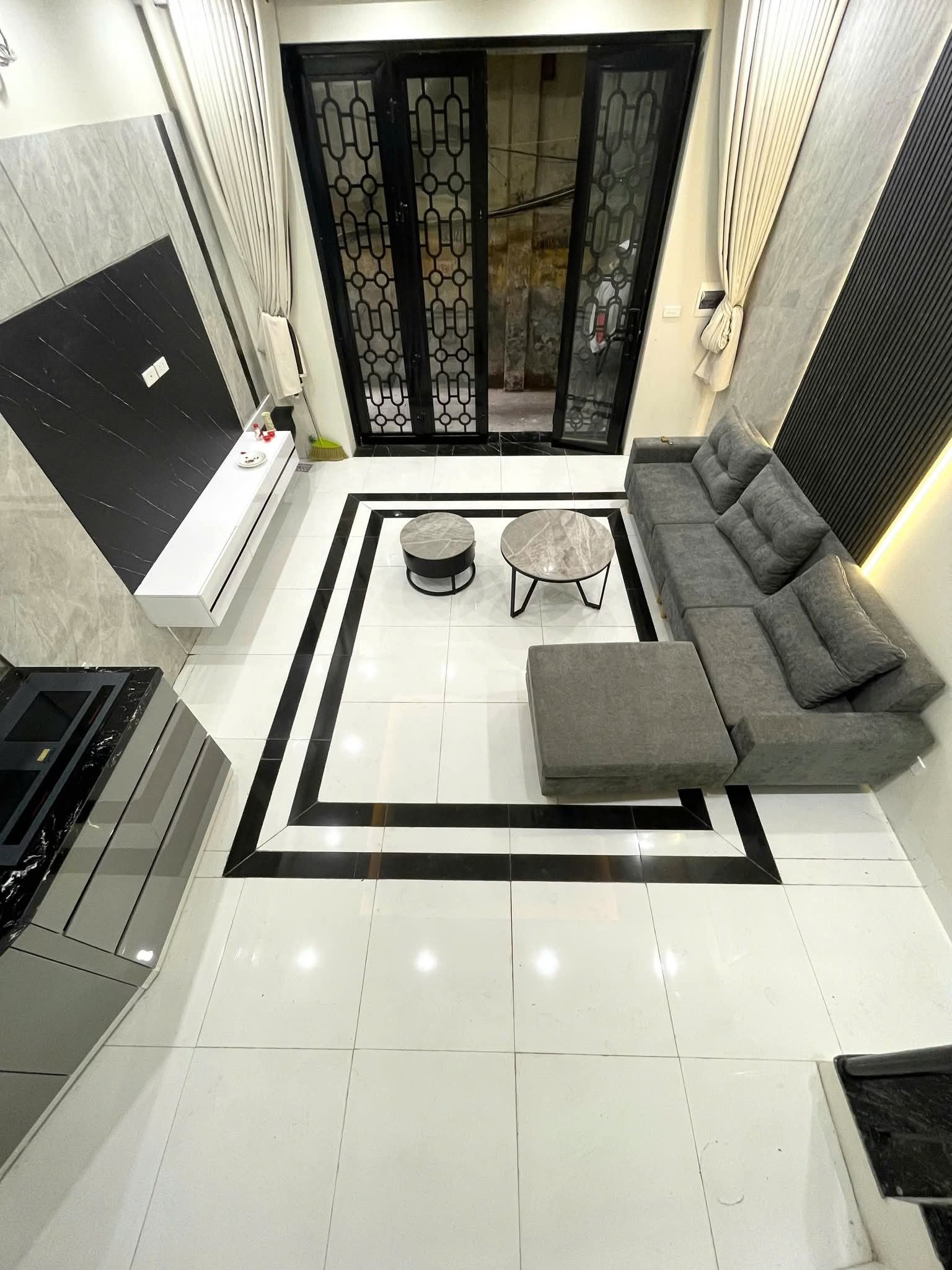 SIÊU PHẨM ĐỘI CẤN - VỊ TRÍ SIÊU ĐỈNH 10M RA MẶT PHỐ - NHÀ ĐẸP Ở NGAY - NỘI THẤT SANG XỊN - SỔ ĐỎ HOA KHÔI - GIÁ LỘC MỎNG NHÉ