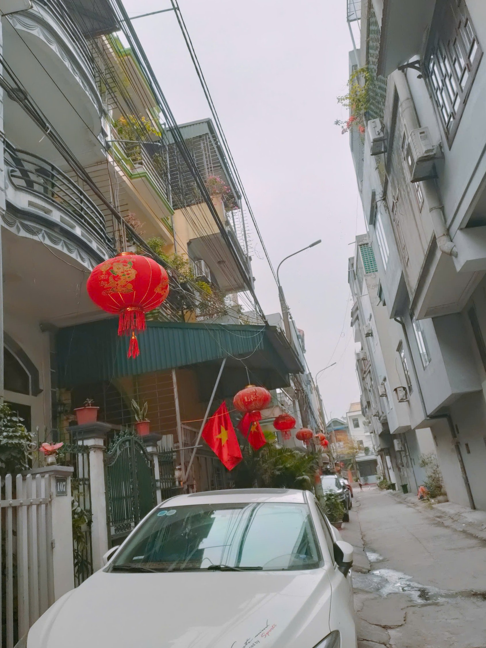 HÀ LẦM- HẠ LONG - NHÀ ĐẸP - PHÂN LÔ - MẶT TIỀN RỘNG - GẦN 80M² NHỈNH 2 TỈ - XE 2 TẤN ĐỖ CỬA - DÒNG TIỀN