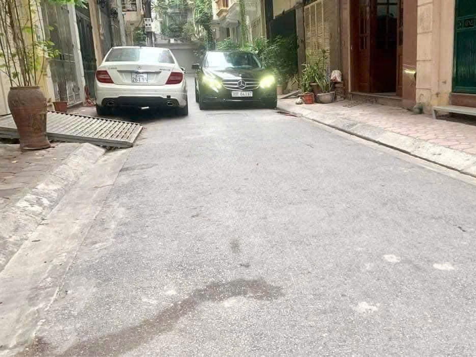 VĂN CAO - NHÀ ĐẸP - PHÂN LÔ - GARA- VỈA HÈ - NGÕ Ô TÔ TRÁNH - 40M² NHỈNH 12 TỈ