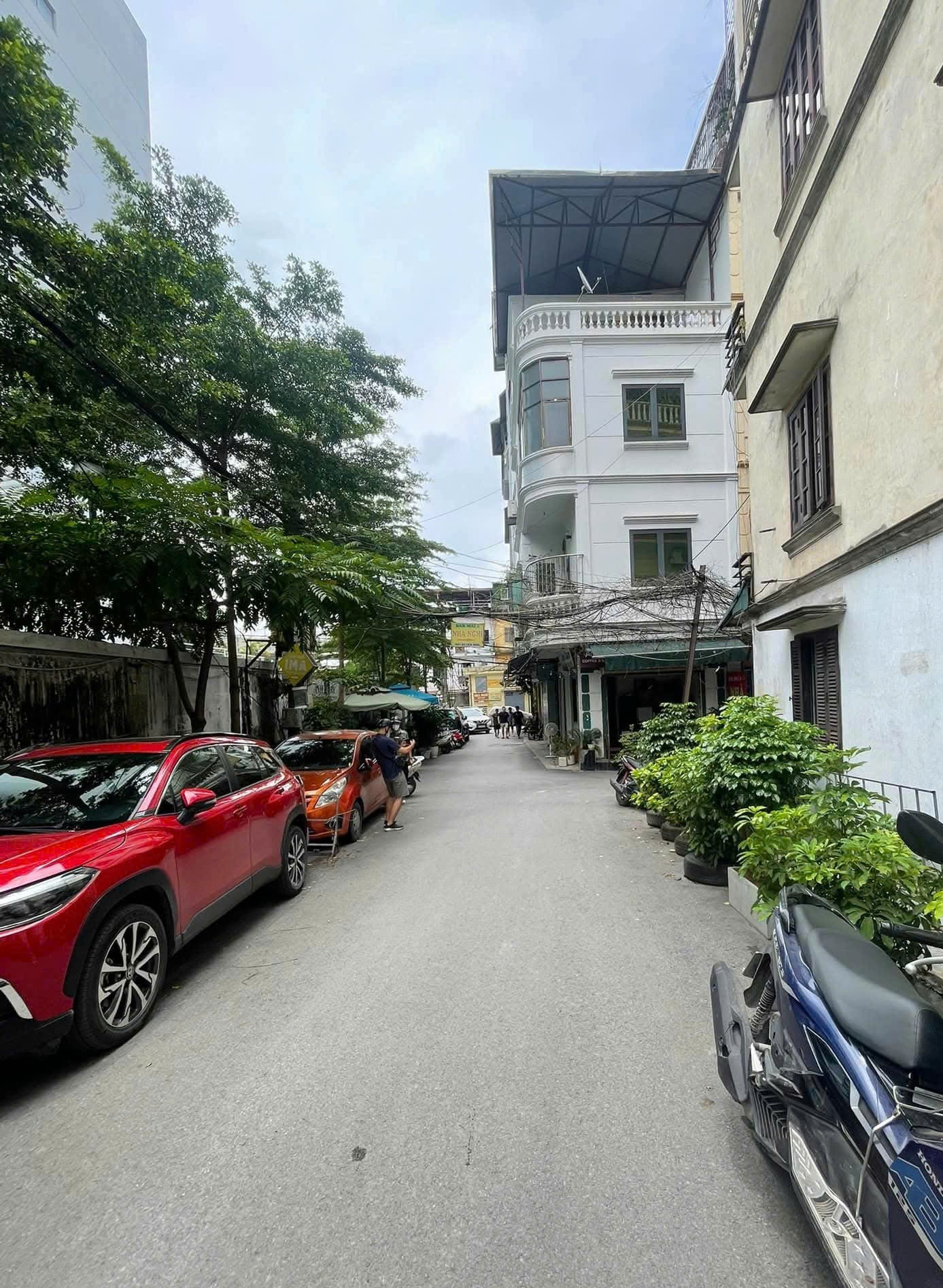 KIM MÃ - PHÂN LÔ - Ô TÔ TRÁNH - NGÕ THÔNG KINH DOANH - 75M² NHỈNH 22 TỈ
