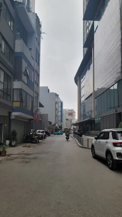 BÁN NHÀ CẦU GIẤY 5 TẦNG NỘI VỊ TRÍ TRUNG TÂM-NỘI THẤT ĐẦY ĐỦ-NGÕ THÔNG RỘNG KINH DOANH- GIÁ NHỈNH 8 TỶ