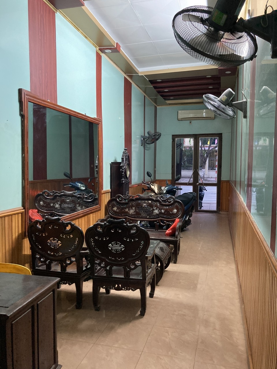 Cho thuê nhà mặt phố 2 tầng (50m2/ 1 sàn) ở 396 Hà Huy Tập, Yên Viên, Gia Lâm, HN