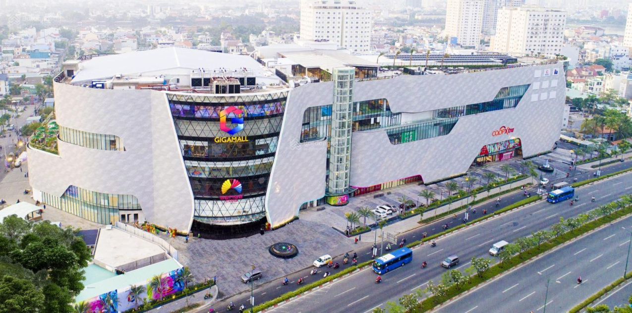BÁN GẤP NHÀ 2 MẶT TIỀN PHẠM VĂN ĐỒNG – ĐỐI DIỆN GIGA MALL – XÂY 7 TẦNG – HĐ THUÊ 300 TRIỆU/THÁNG – GIÁ CHỈ 79 TỶ
