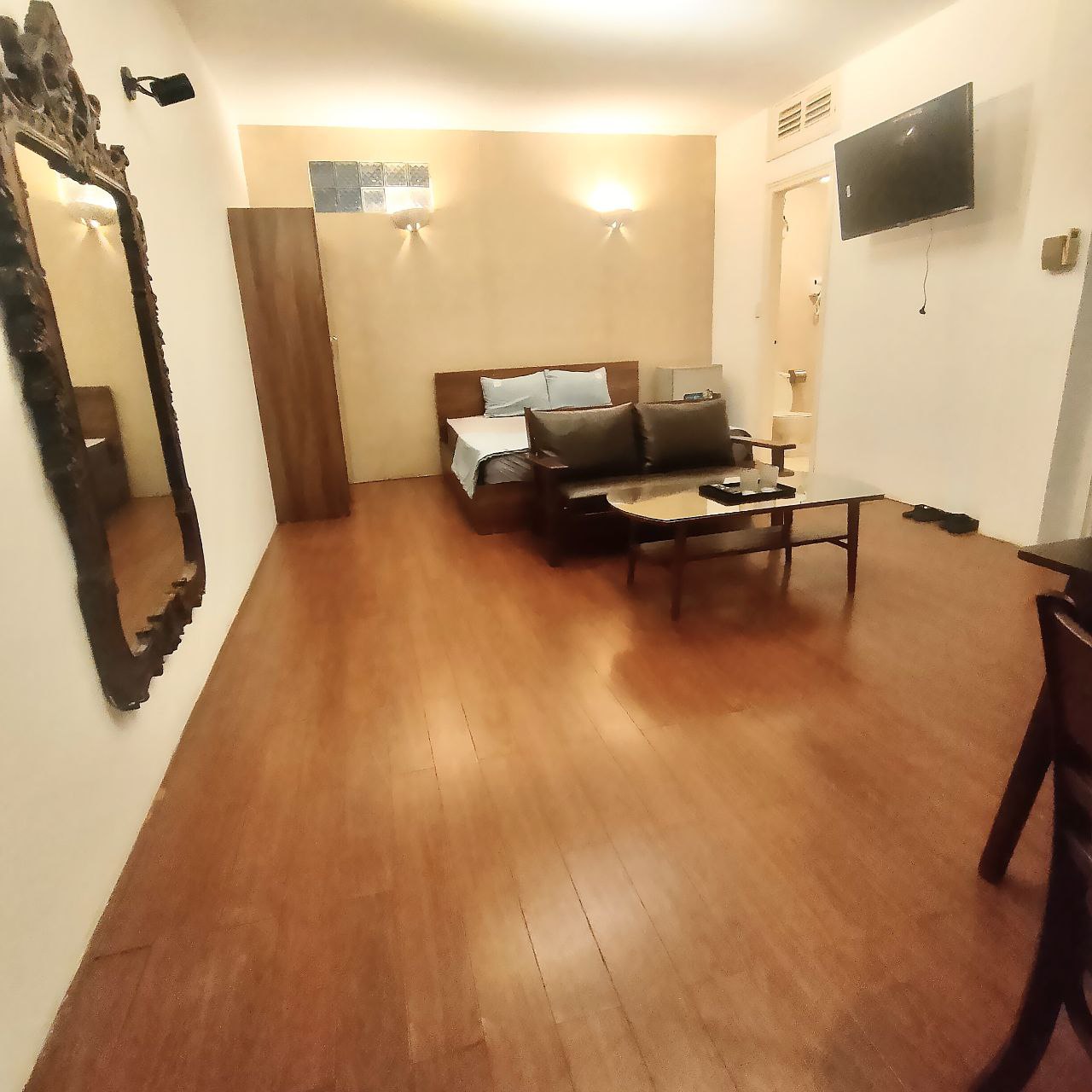 CHO THUÊ CĂN HỘ STUDIO ĐỦ ĐỒ MỚI ĐẸP -P NAM NGƯ- HOÀN KIẾM . LH : 0825741786