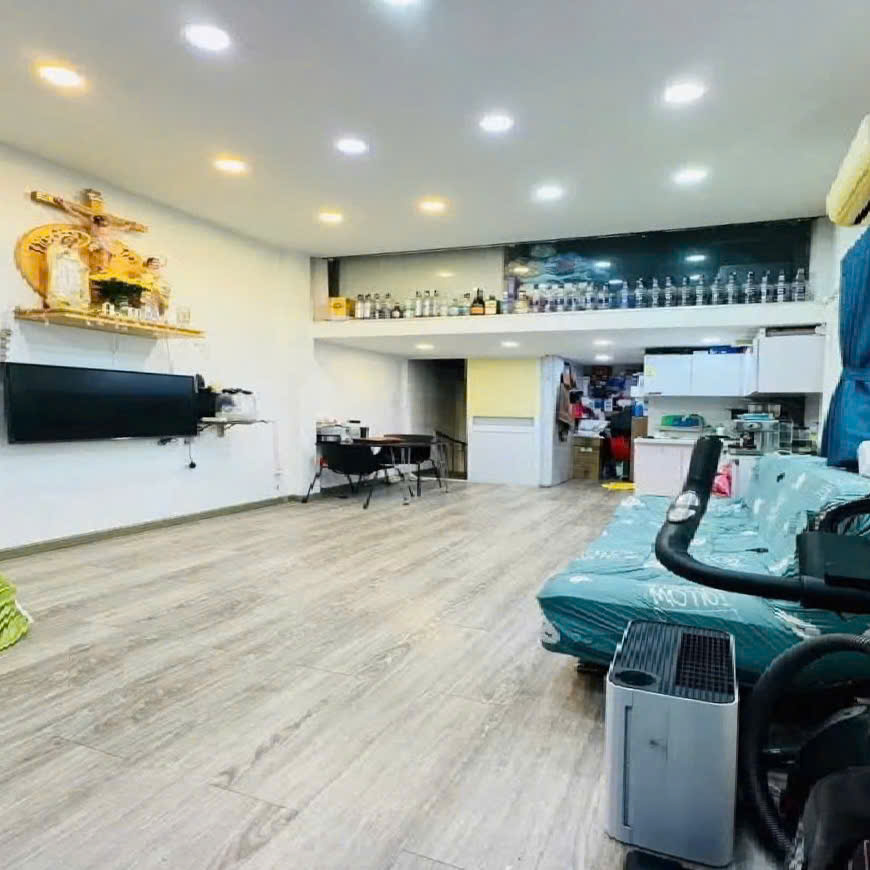Bán nhà Hẻm xe hơi 7m Lạc Long Quân - Quận Tân Bình - DT 3.3 x 6.2 m - Giá 5.2 tỷ