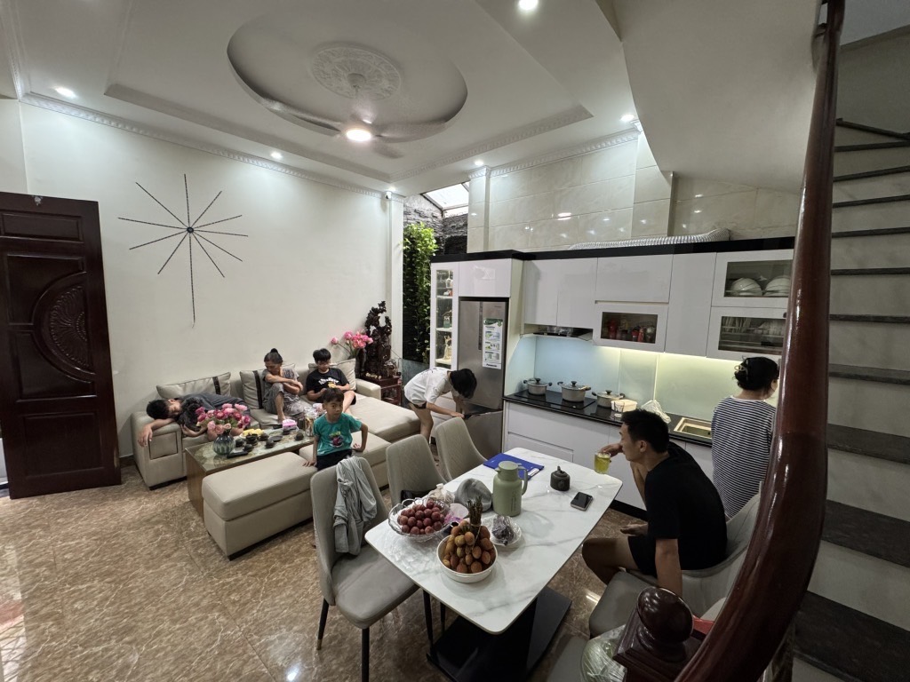 Giải Phóng 49m 5 tầng chỉ 9,5 tỷ, sát phố, sống chất, thoáng mát