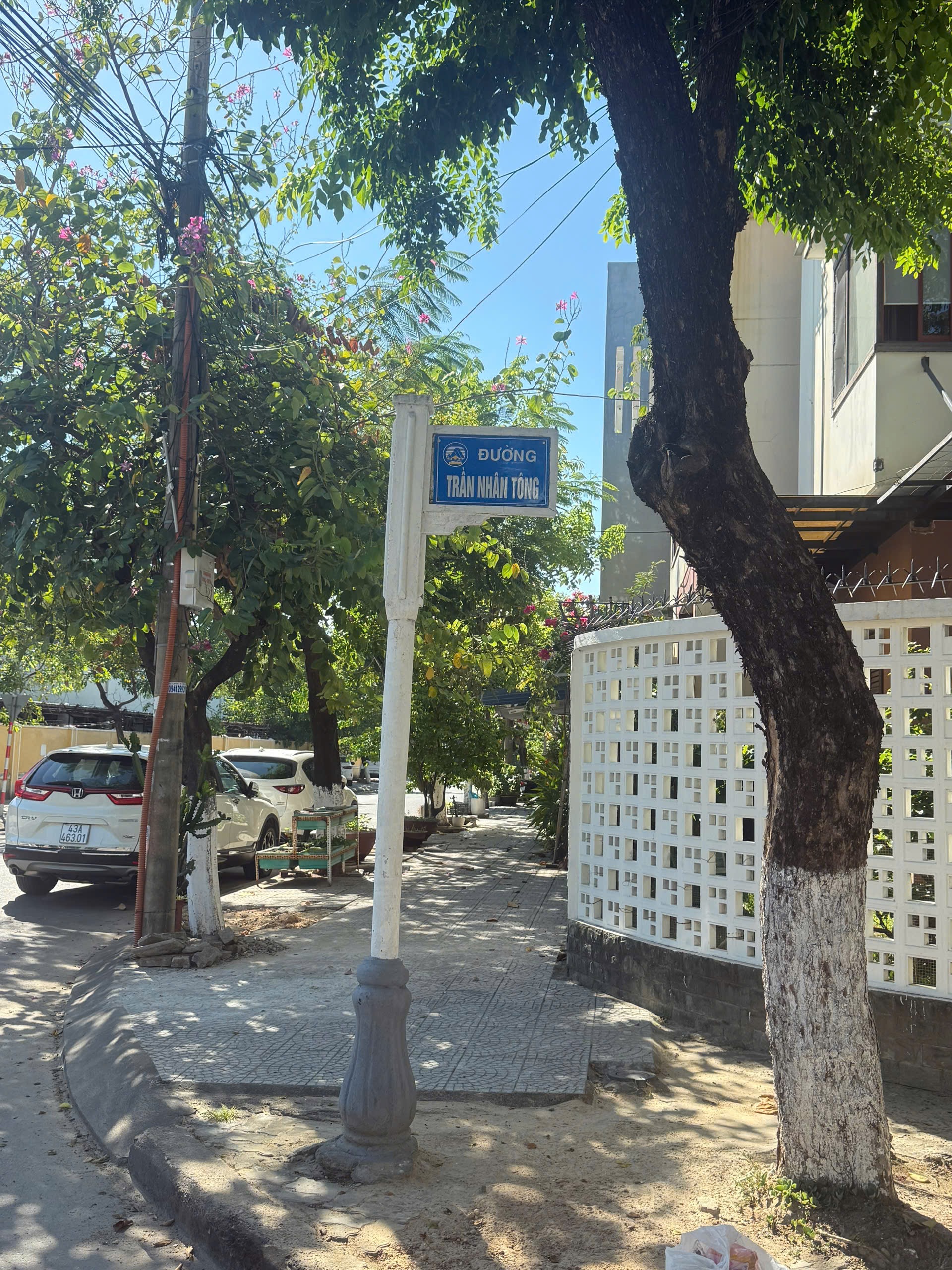  102m2