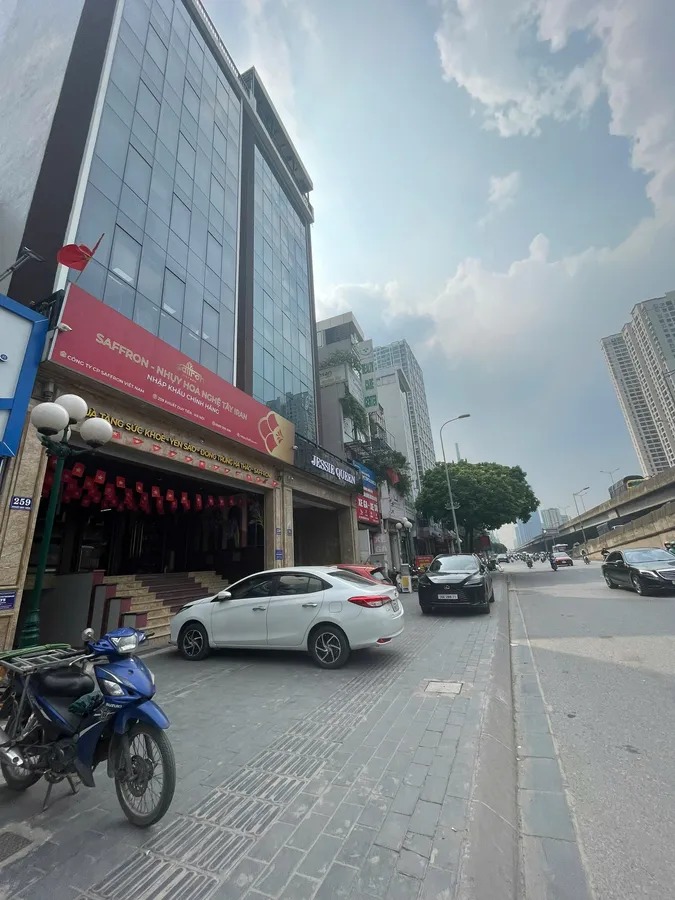 BÁN NHÀ MẶT PHỐ KHUẤT DUY TIẾN – ĐẤT ĐẸP HIẾM – XÂY TÒA 7 TẦNG VIEW CÔNG VIÊN – GIÁ CHỈ 32 TỶ i