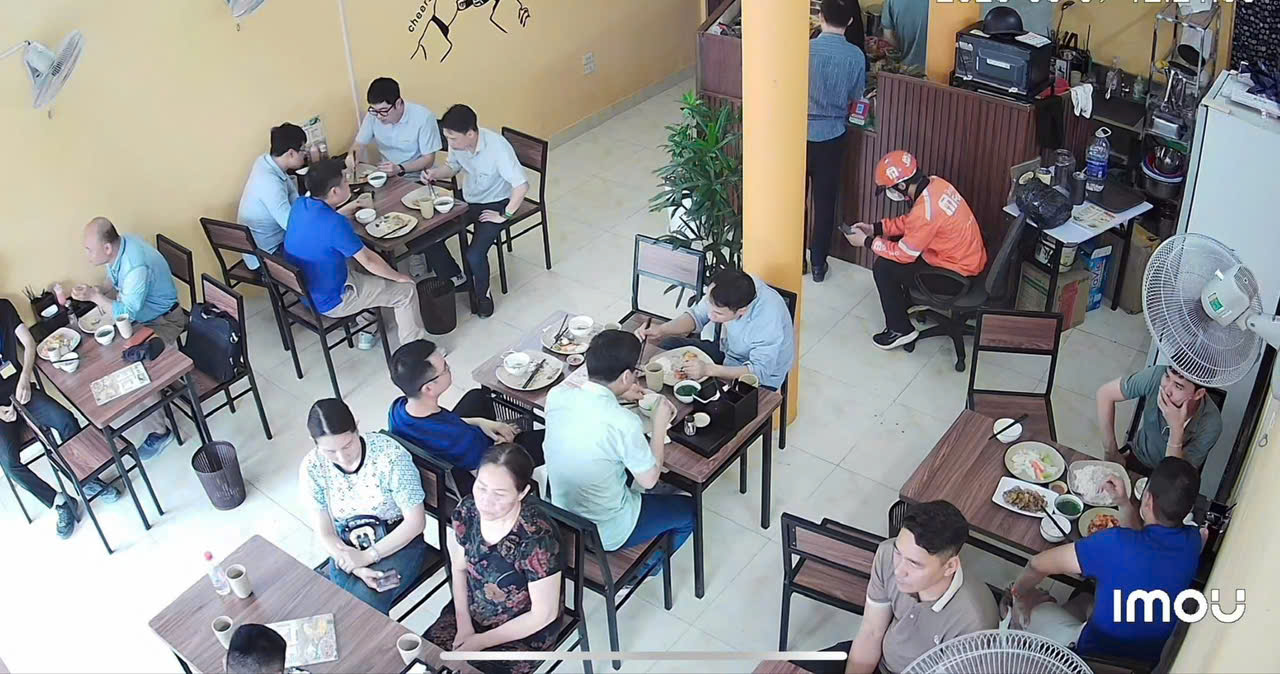 Chính chủ Cần nhượng quán cơm văn phòng ở 667 Lạc Long Quân, Tây Hồ