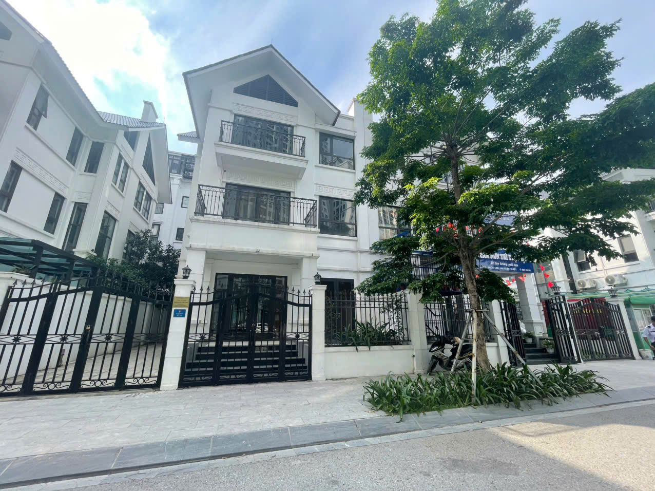 160m2