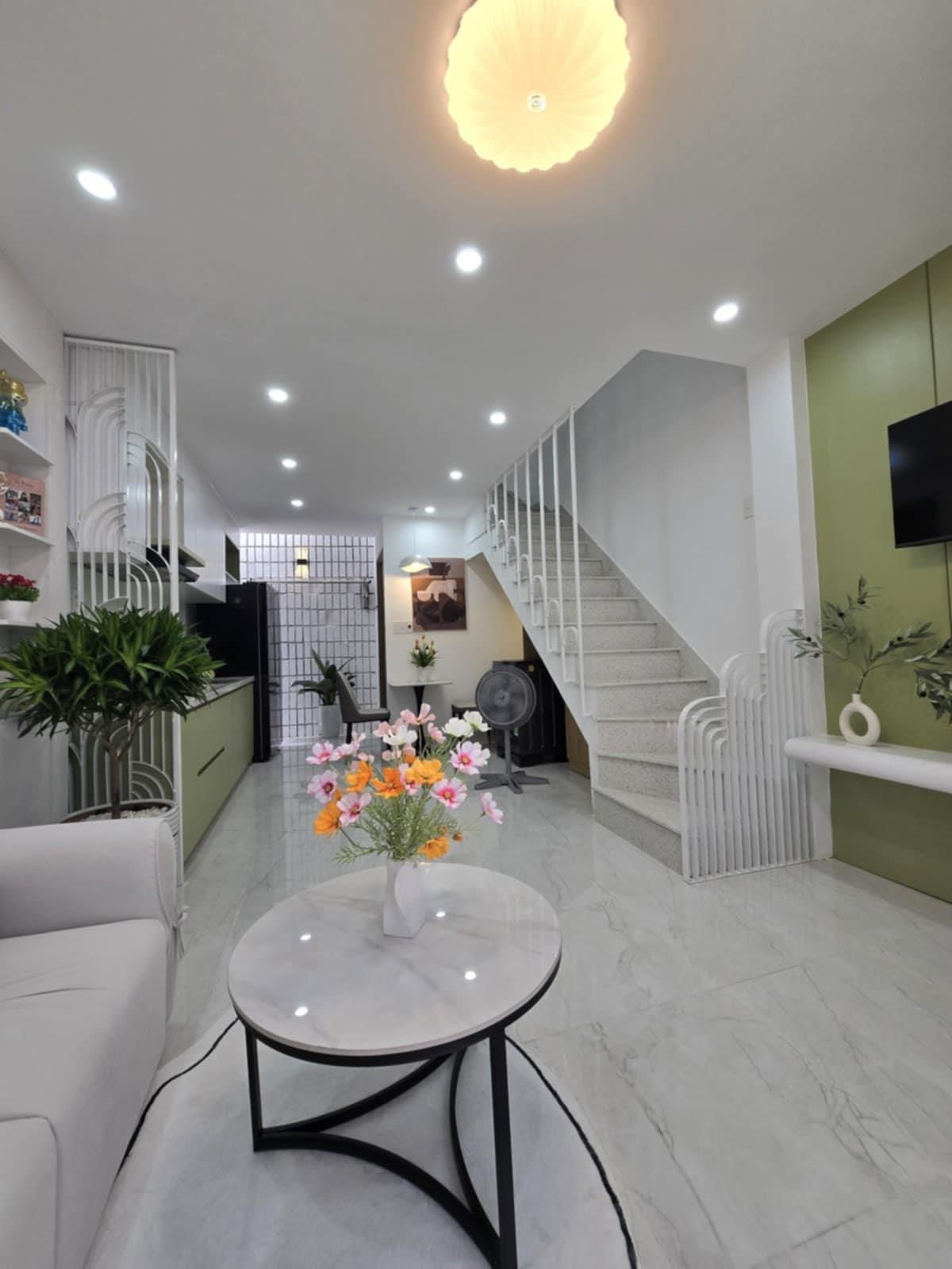 Hải Châu, cách đường chỉ 1 cái nhà, kiệt đẹp, nhà xinh chỉ 2 tỷ 950
