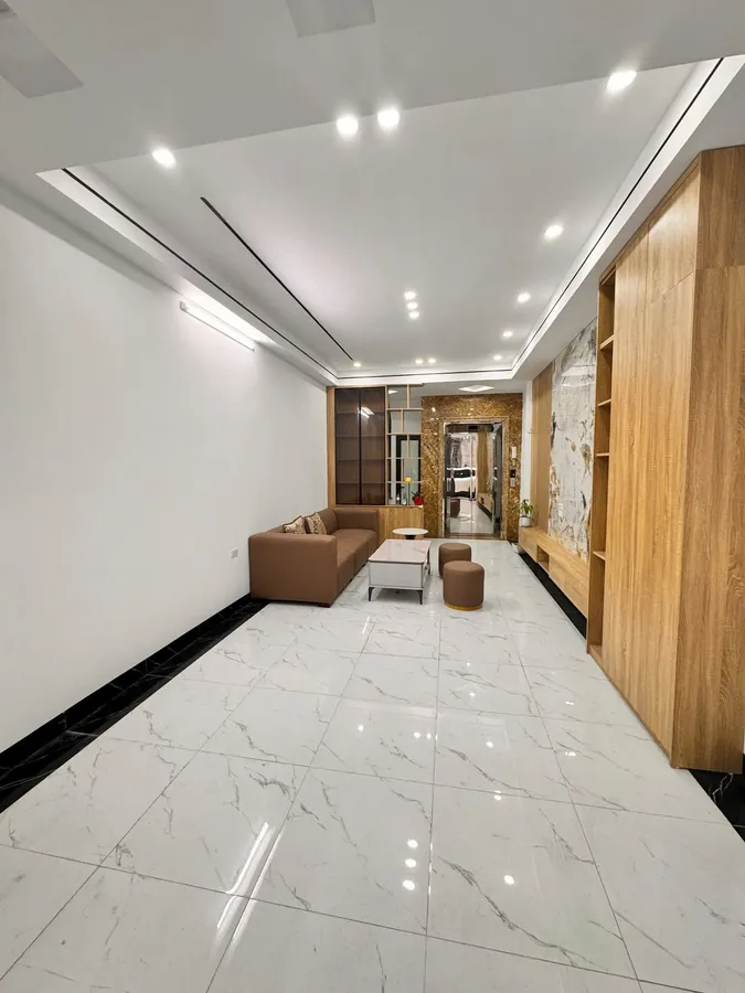 BÁN NHÀ PHÙNG CHÍ KIÊN - CẦU GIẤY - 6 TẦNG THANG MÁY - Ô TÔ NGỦ TRONG NHÀ