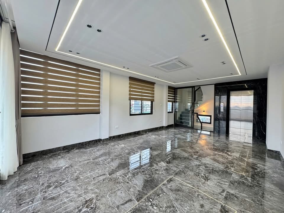 44m2