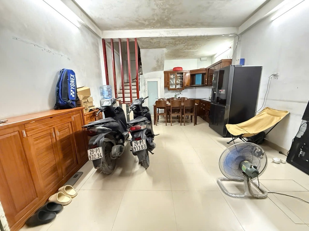 Bán nhà Yên Hoà, Cầu Giấy, ngõ nông, 32m2, 6 tầng, Mt 4.2m, chỉ 8.4 tỷ