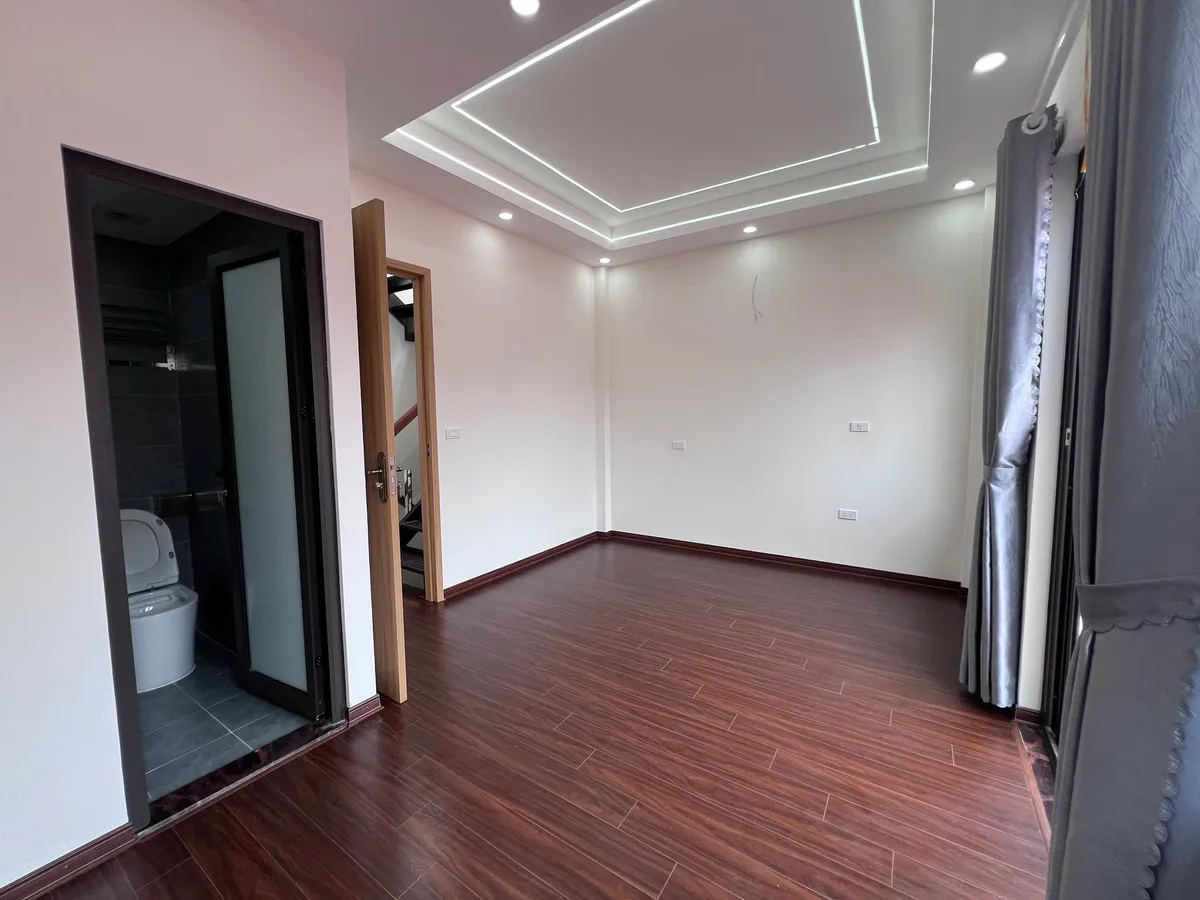 Bán nhà ngõ phố Vĩnh Phúc, Ba Đình; Ngõ xe 3 gác thông Hoàng Hoa Thám, DT 46m,5T, MT 5m, giá nhỉnh 10 tỷ.