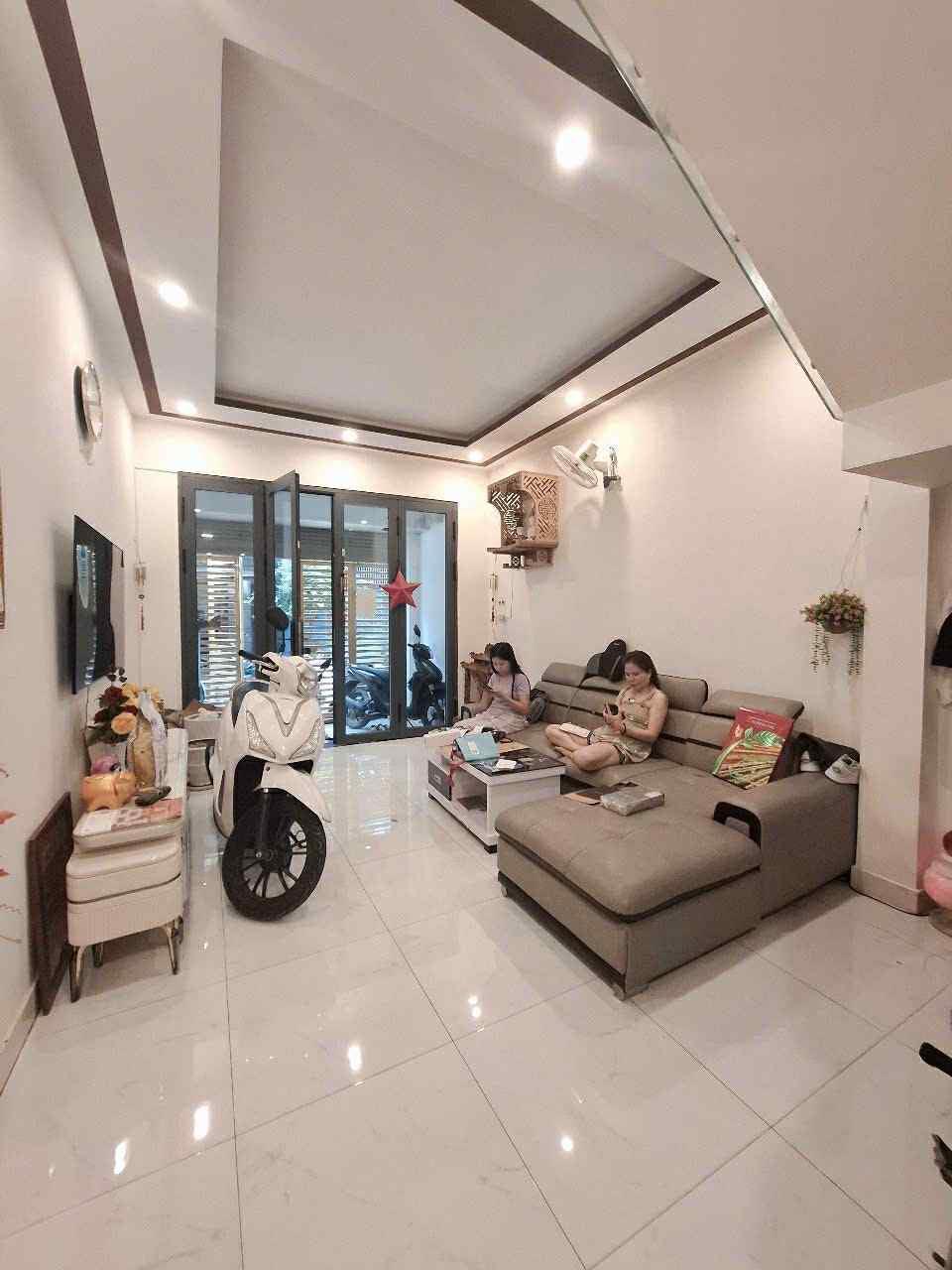 [#QUẬN_10]- ĐẸP HẺM XE HƠI 6M - CMT8 P15 - 50M RA MẶT TIỀN ĐƯỜNG - 3 TẦNG MỚI Ở NGAY -