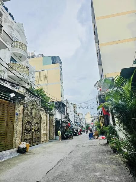 CHDV GẦN CHỢ TÂN HƯƠNG - SẴN DÒNG TIỀN - HÊM 6M - 77M - 3 TẦNG - 7PN NHỈNH 7 TỶ