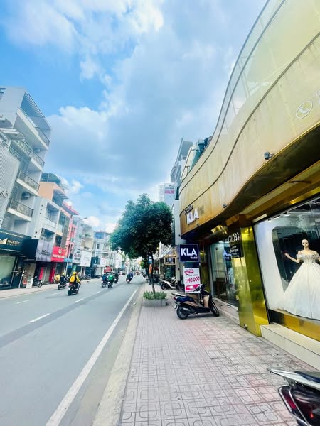 Nhà MT Đường Hồ Văn Huê Phường 9 Quận Phú Nhuận .