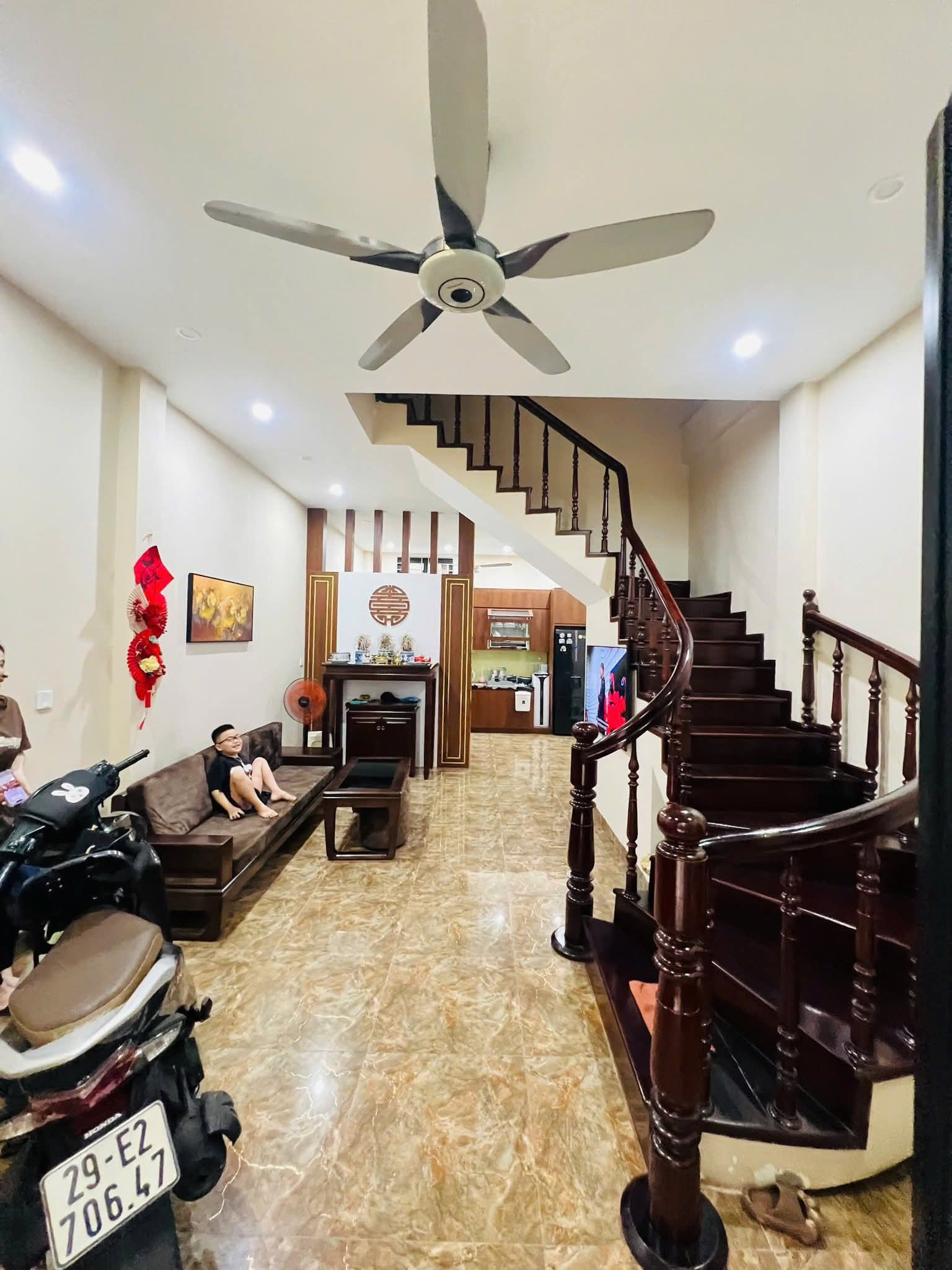 BÁN NHÀ ĐỐNG ĐA - NHÀ ĐẸP DÂN XÂY - GẦN PHỐ - FULL TIỆN ÍCH
