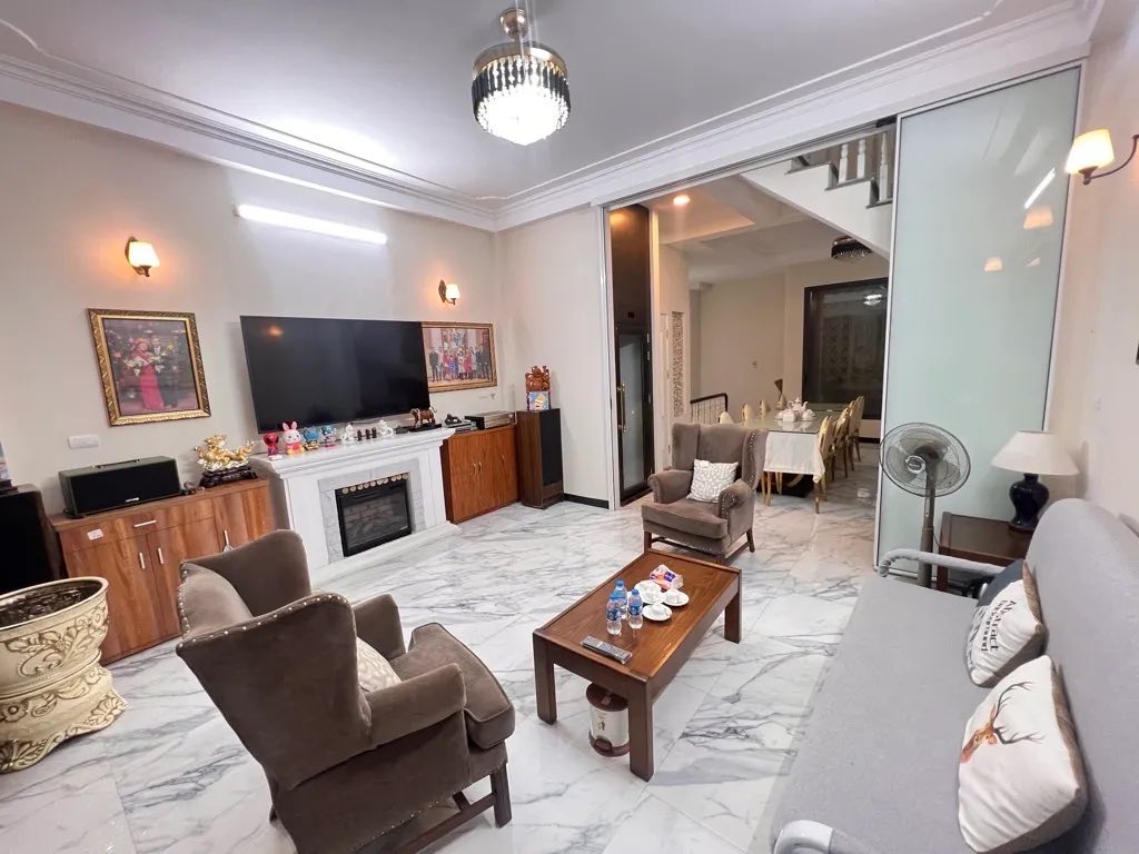Bán Nhà Dân Xây 52m2 Phố Trường Lâm, 5 Tầng, Mt 5m, Thang Máy, Ô Tô vào Nhà, 9.x Tỷ