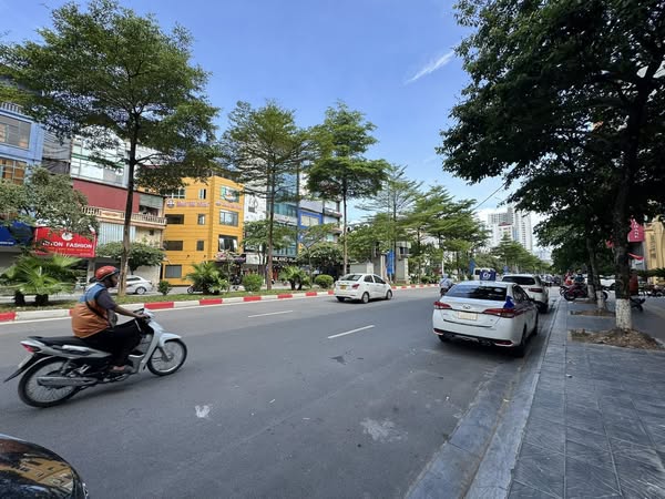 MẶT PHỐ KINH DOANH ĐỈNH CAO - TRẦN THÁI TÔNG - 42M² - 5 TẦNG - 26.9 TỶ 0986073333
