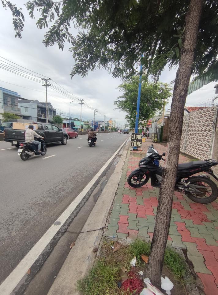 NHÀ C4 MẶT TIỀN ĐẶNG THÚC VỊNH - 318M2 - FULL THỔ - GẦN COOPMART THỚI TAM THÔN, HÓC MÔN