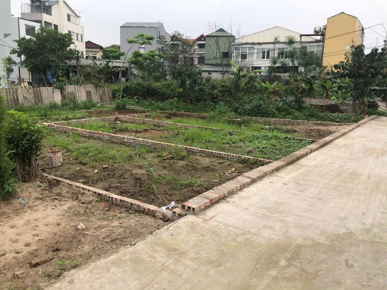 Không đầu tư lô này thì dt lô nào ? chỉ 4t1 oto 7c vào đất, 15p sang trung tâm nội thành HN. LH 0936123469