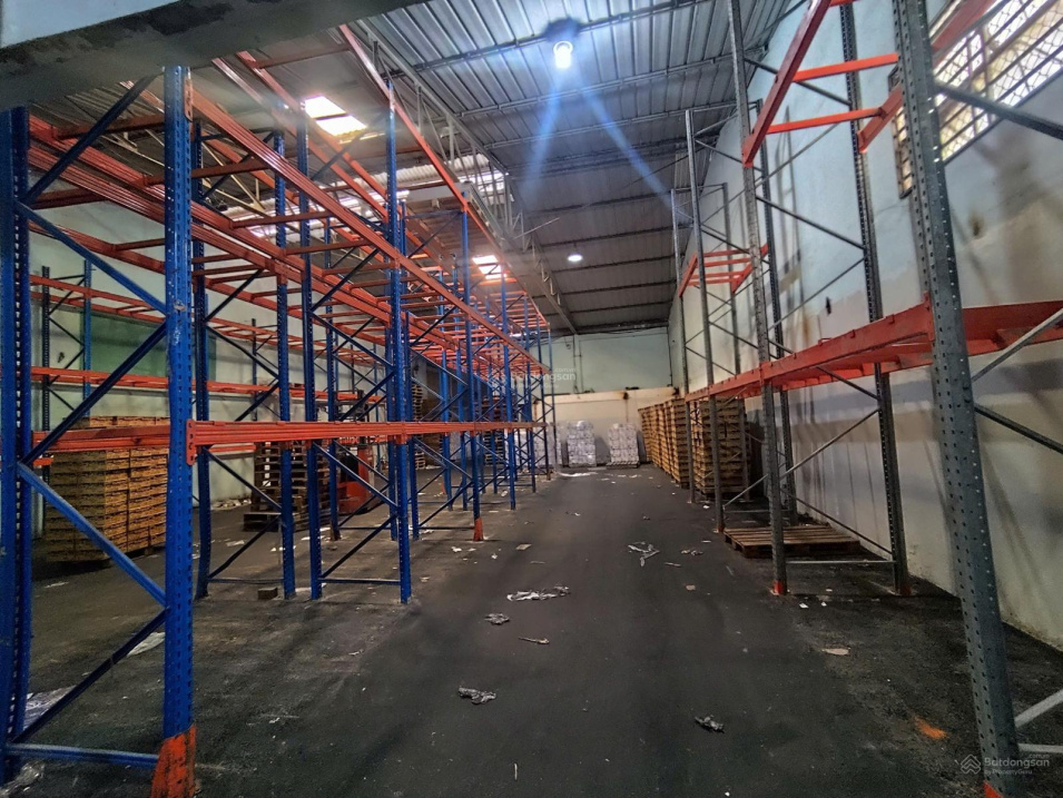 Cho thuê kho chứa hàng 658m2 mặt tiền đường Nguyễn Văn Vịnh, P. Hiệp Tân, Q. Tân Phú