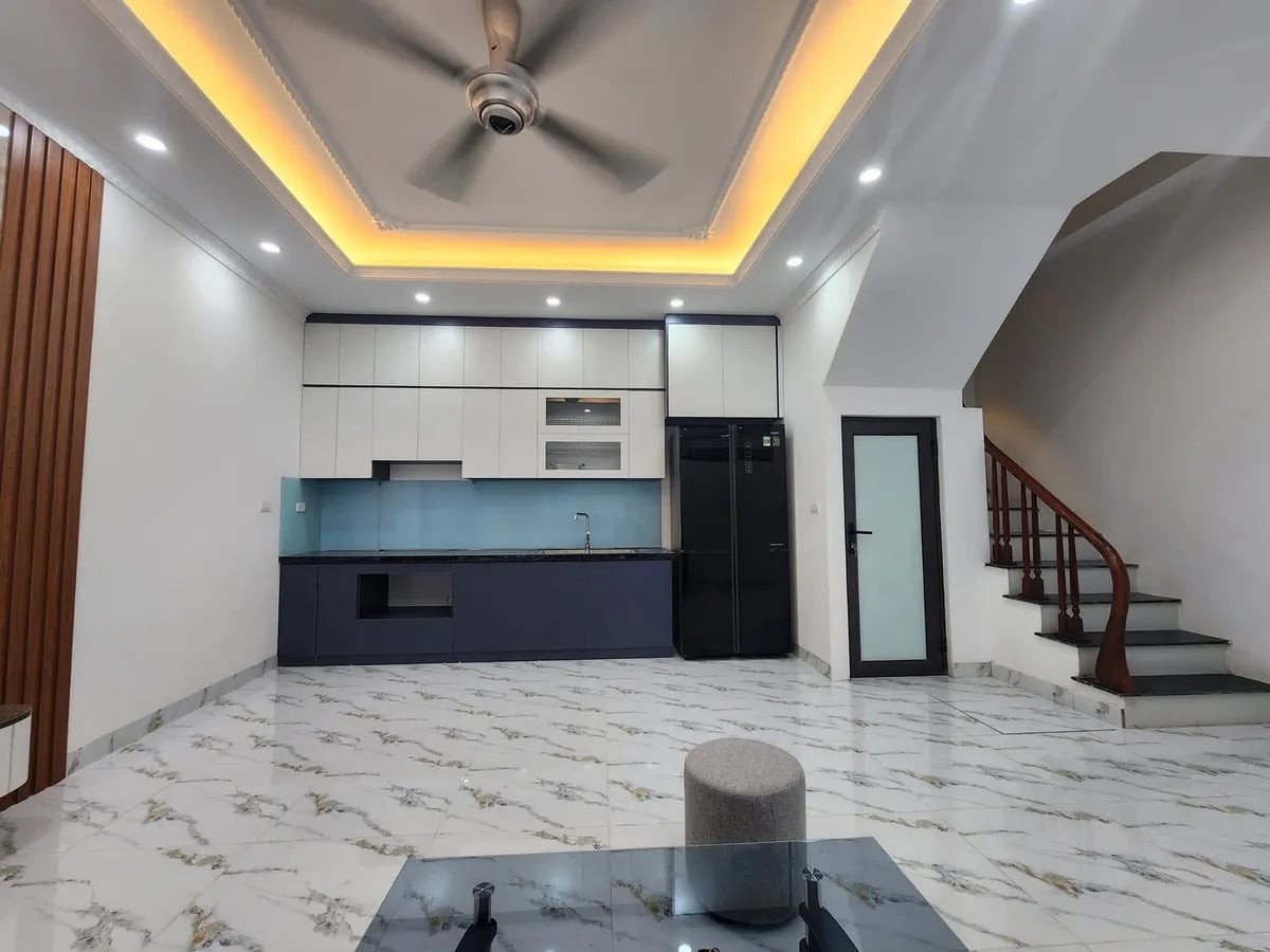 HÀNG KỊCH ĐỘC HOÀNG VĂN THÁI, LÔ GÓC 35M2, KNH DOANH ĐỈNH, NGÕ Ô TÔ TRÁNH, 7.2T Ở NGAY