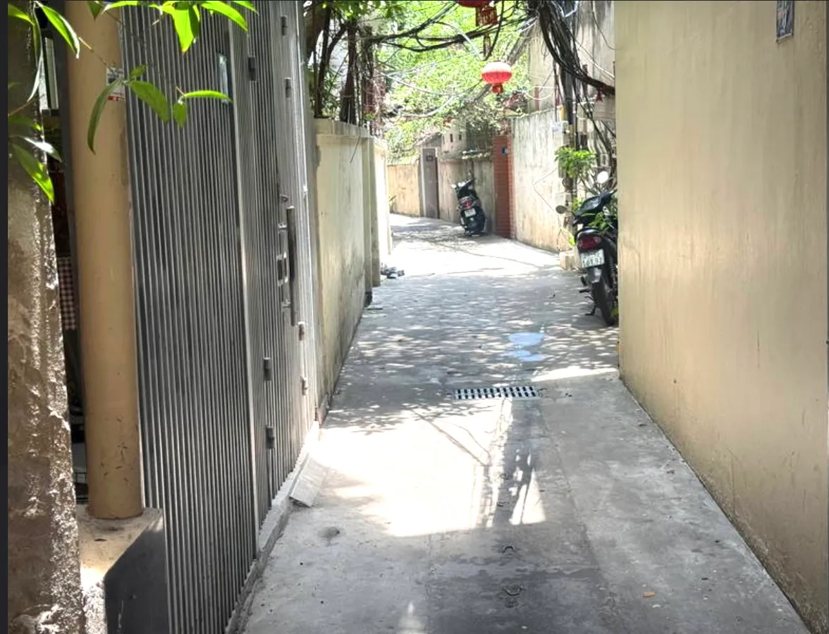 Bán Nhà Dân Xây Nguyễn Trãi. Thanh Xuân. DT 36m2. MT 4,7m. 4 Tầng. Giá 8,56 Tỷ.
