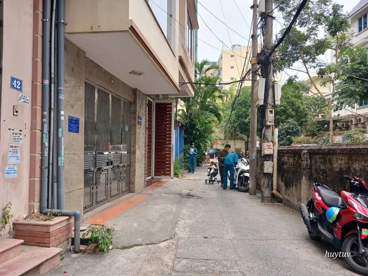 SIÊU PHẨM ;CẦU GIẤY VỊ TRÍ TRUNG TÂM -7 TẦNG THANG MÁY-FULL NỘI THẤT-LÔ GÓC 2 THOÁNG -GẦN PHỐ -NHỈNH 10 TỶ