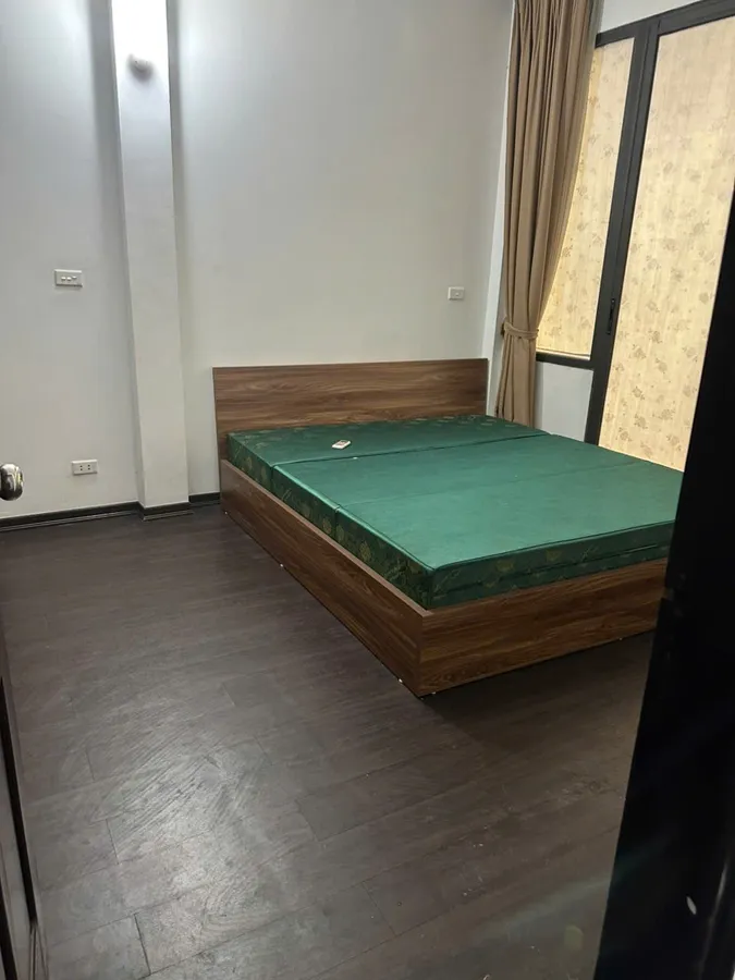 Bán Nhà Khương Đình. Thanh Xuân. DT 42m2. MT 4,5m. 5 Tầng. Giá 13,4 Tỷ.