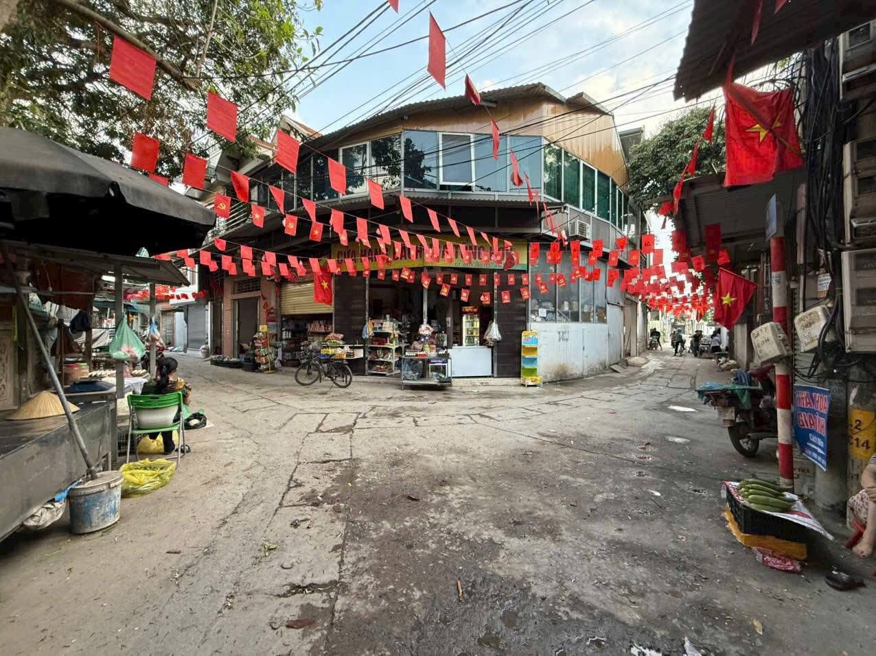 TẠI ĐỘI 2 QUYẾT TIẾN.ANH CHỊ EM NÀO CẦN ALO EM AH.