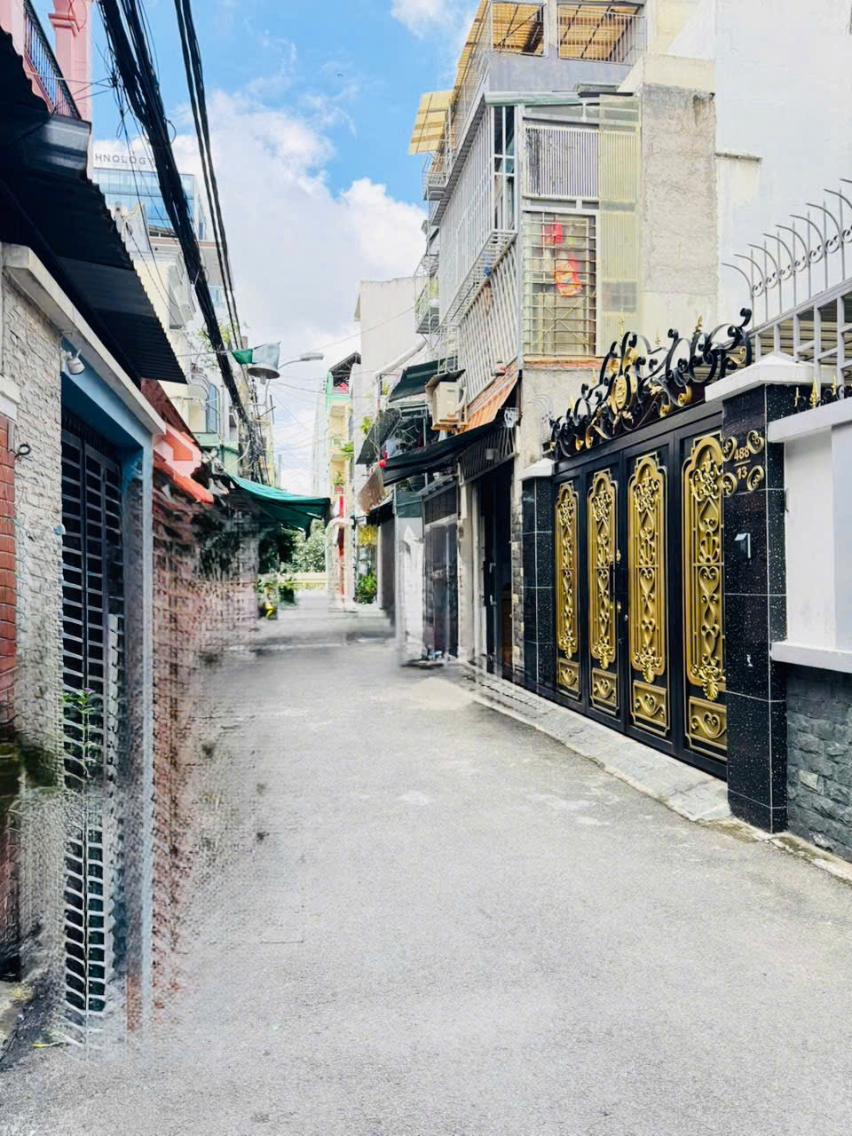 OTO NGỦ TRONG NHÀ – GẦN NHÀ GA T3 – 4 TẦNG – CHÍNH CHỦ XÂY KIÊN CỐ. NHỈNH 12 TỶ.