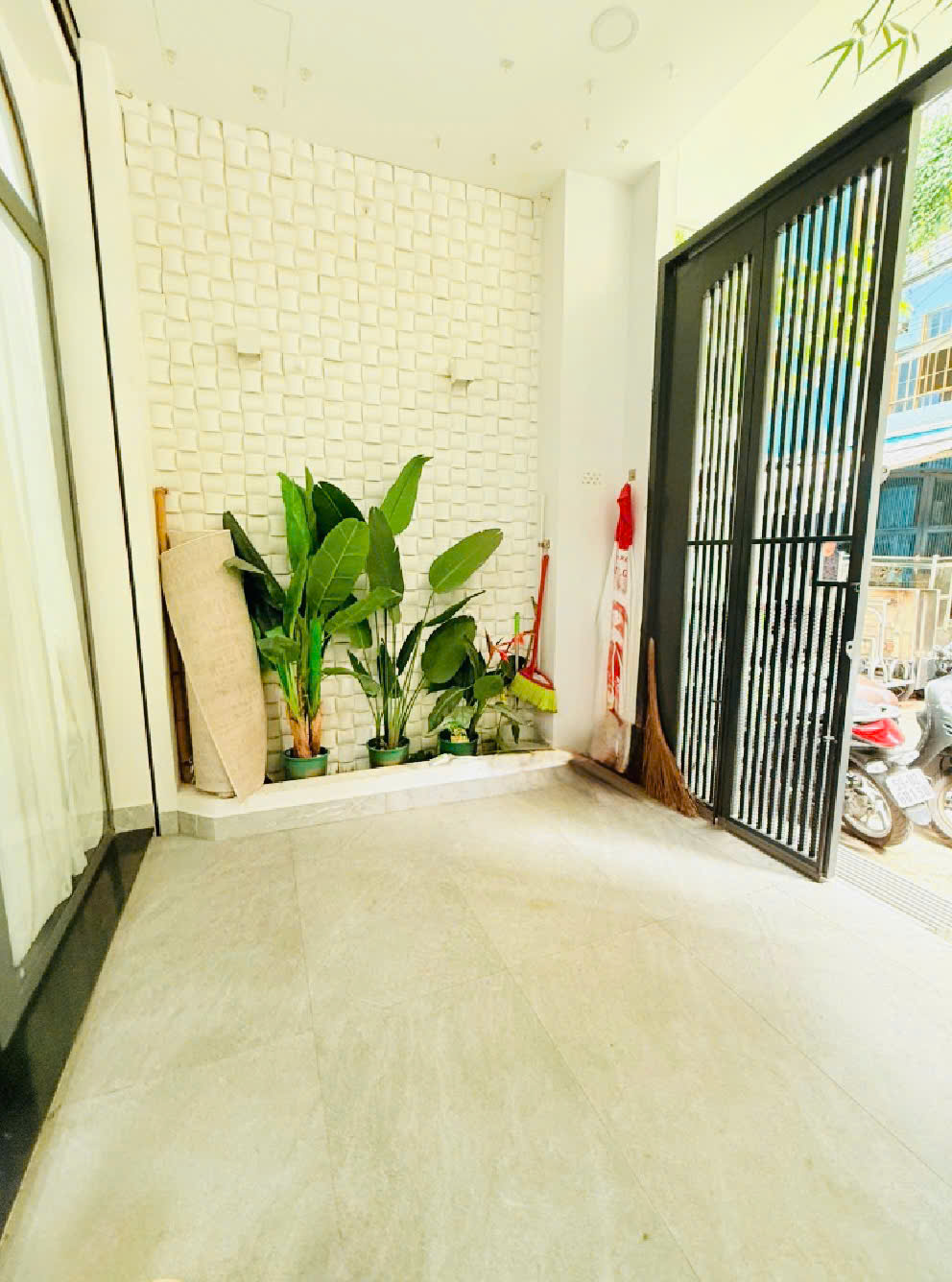 Q10 – HXH CÁCH MT 10 CĂN – TẶNG FULL NỘI THẤT – 5 TẦNG – YÊN TĨNH – 56M² – CHỈ 15.X TỶ.