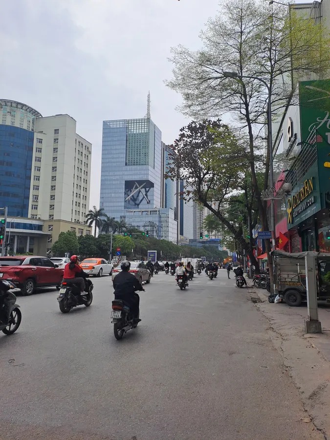 BÁN NHÀ MẶT PHỐ TRẦN DUY HƯNG – CẦU GIẤY – 7 TẦNG THANG MÁY – 1 MẶT PHỐ 1 MẶT NGÕ .