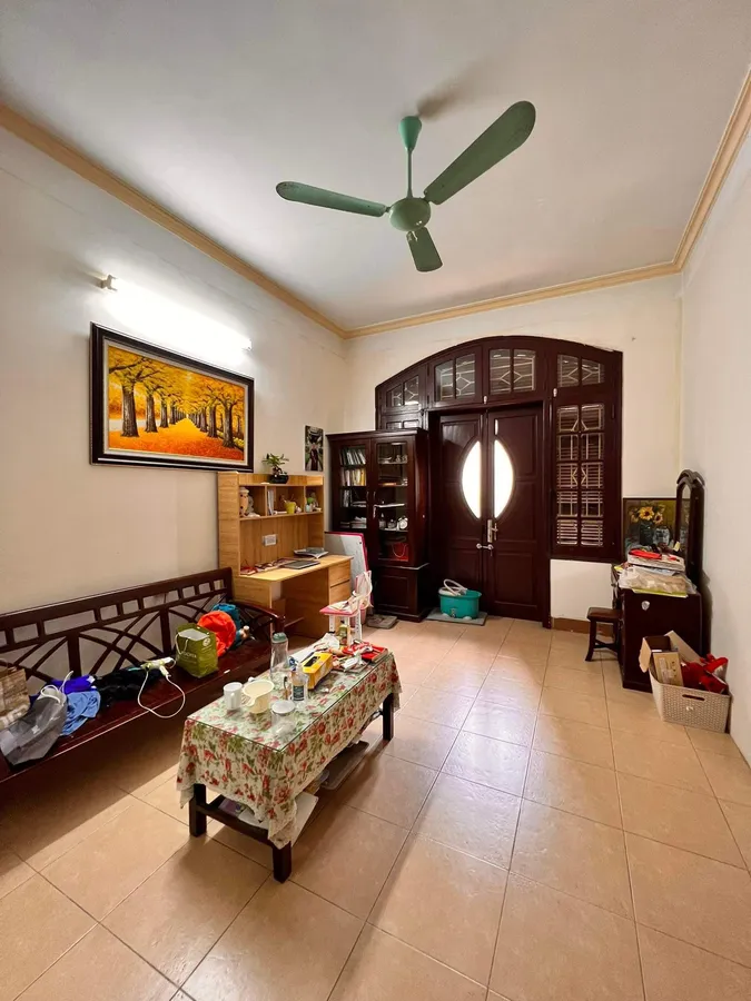 BÁN NHÀ MẶT NGÕ QUẬN ỦY CẦU GIẤY KINH DOANH SẦM UẤT NGÕ THÔNG Ô TÔ VÀO NHÀ