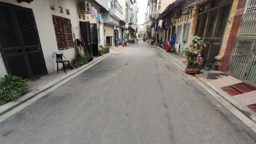 Bán nhà c4 khu phân lô Phúc Đồng 35m oto tránh giá nhỉnh 7 tỷ còn tl. LH 0936123469