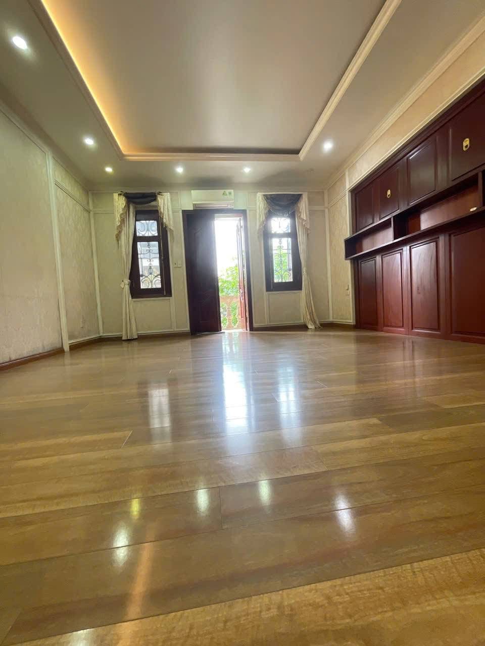 BÁN NHÀ Ở NGAY, 2 THOÁNG, 4 TẦNG, 5 PHÒNG, SÁT PHỐ, Ô TÔ VÀO NHÀ, PHÂN LÔ PHỐ MẠC THÁI TỔ.