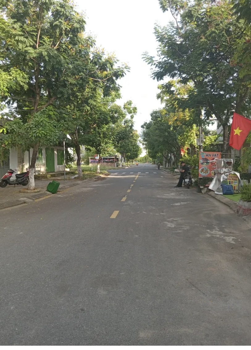 Lô đất 2 mặt tiền Lộc Ninh . DT:170m , ngang 15m