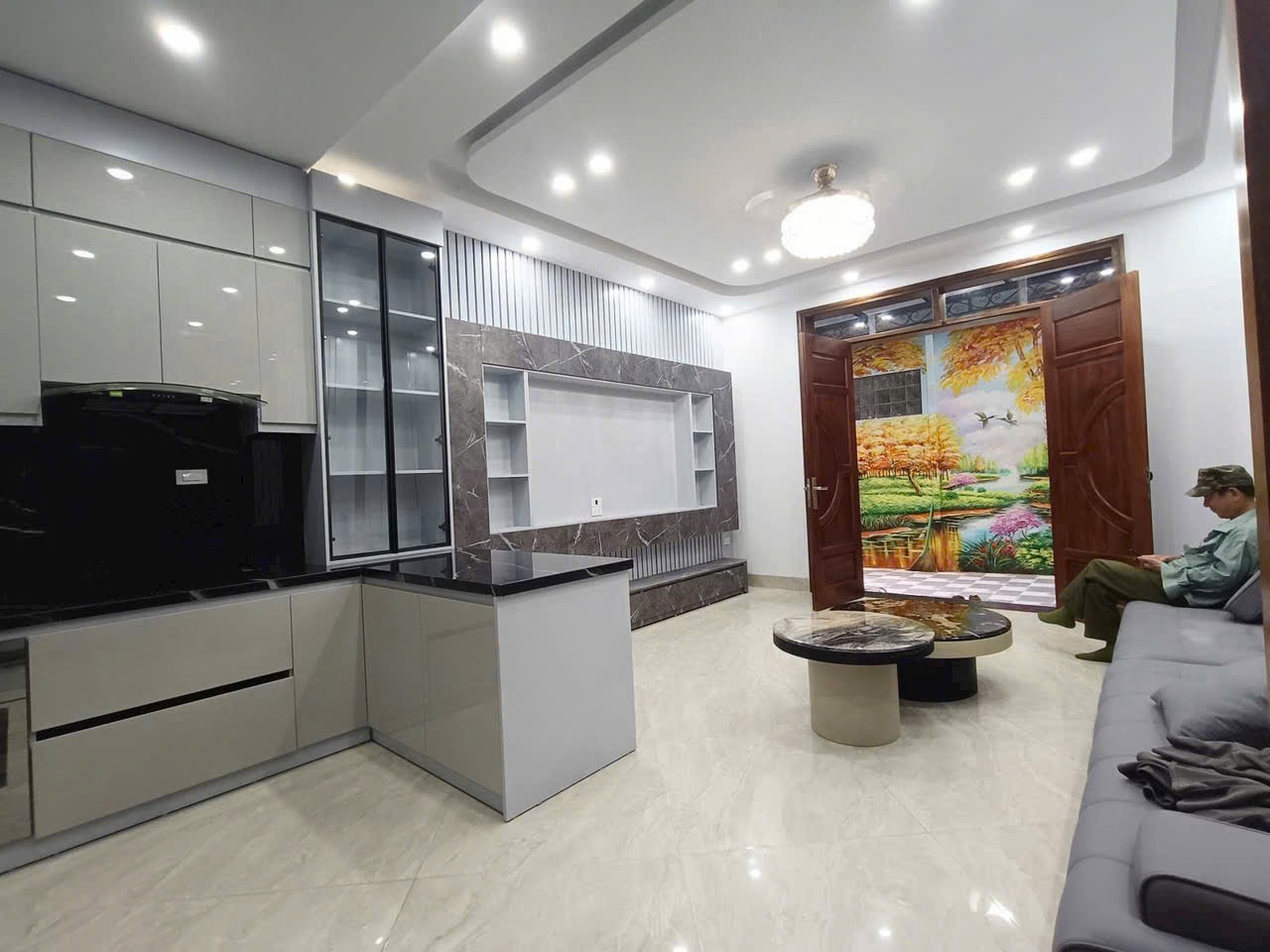 Cực phẩm nhà Hoàng Như Tiếp, ngõ thông, ô tô đỗ cổng, KD, DT70m, MT6m, hơn 9tỷ.