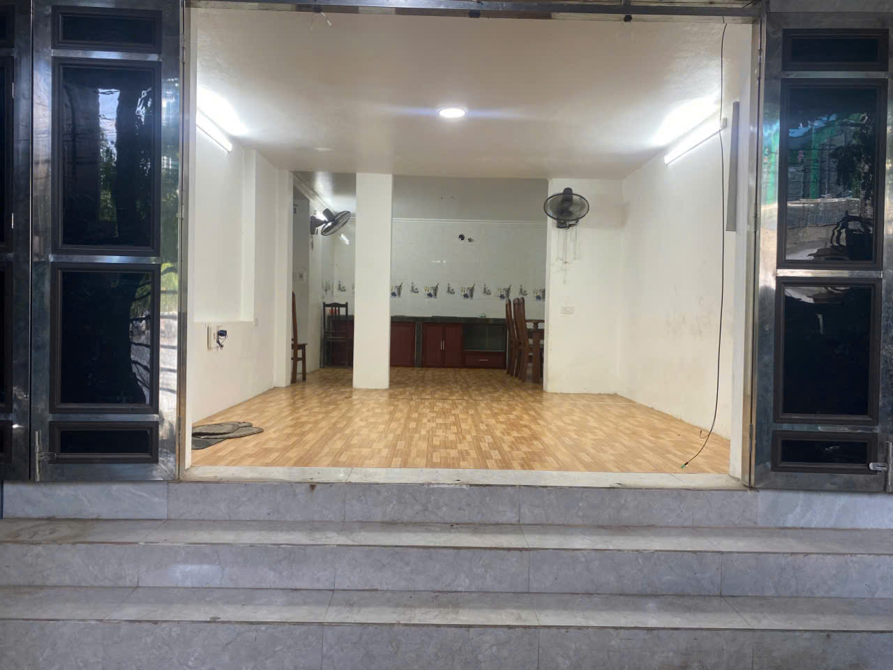 Chính chủ cần cho thuê nhà nguyên căn tầng 1 tại số 85 Thành Phố Giao Lưu, Bắc Từ Liêm, HN