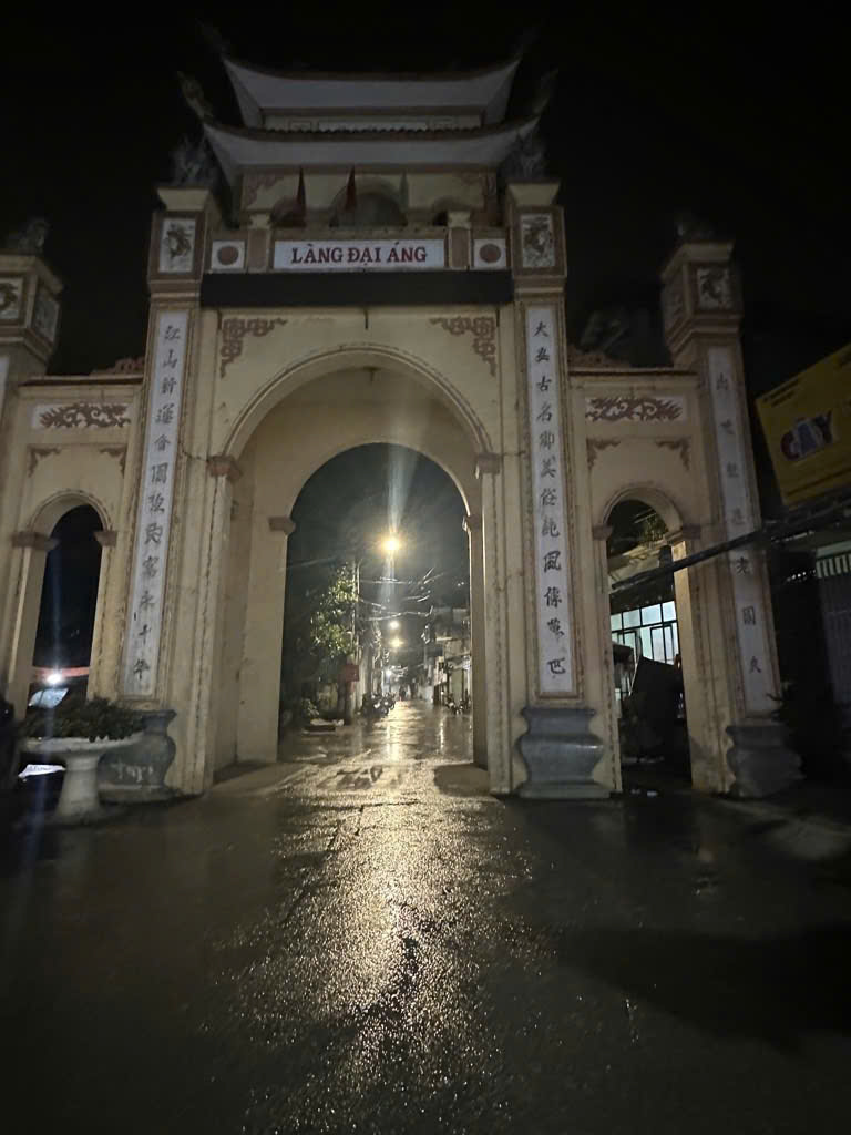 NHÀ ĐẸP NGUYỆT ÁNG, #BÁN ĐẤT TẶNG NHÀ CẤP 4 KIÊN CỐ -#NGÕ THÔNG Ô TÔ QUA- GIÁ nhỉnh 7 TỶ.