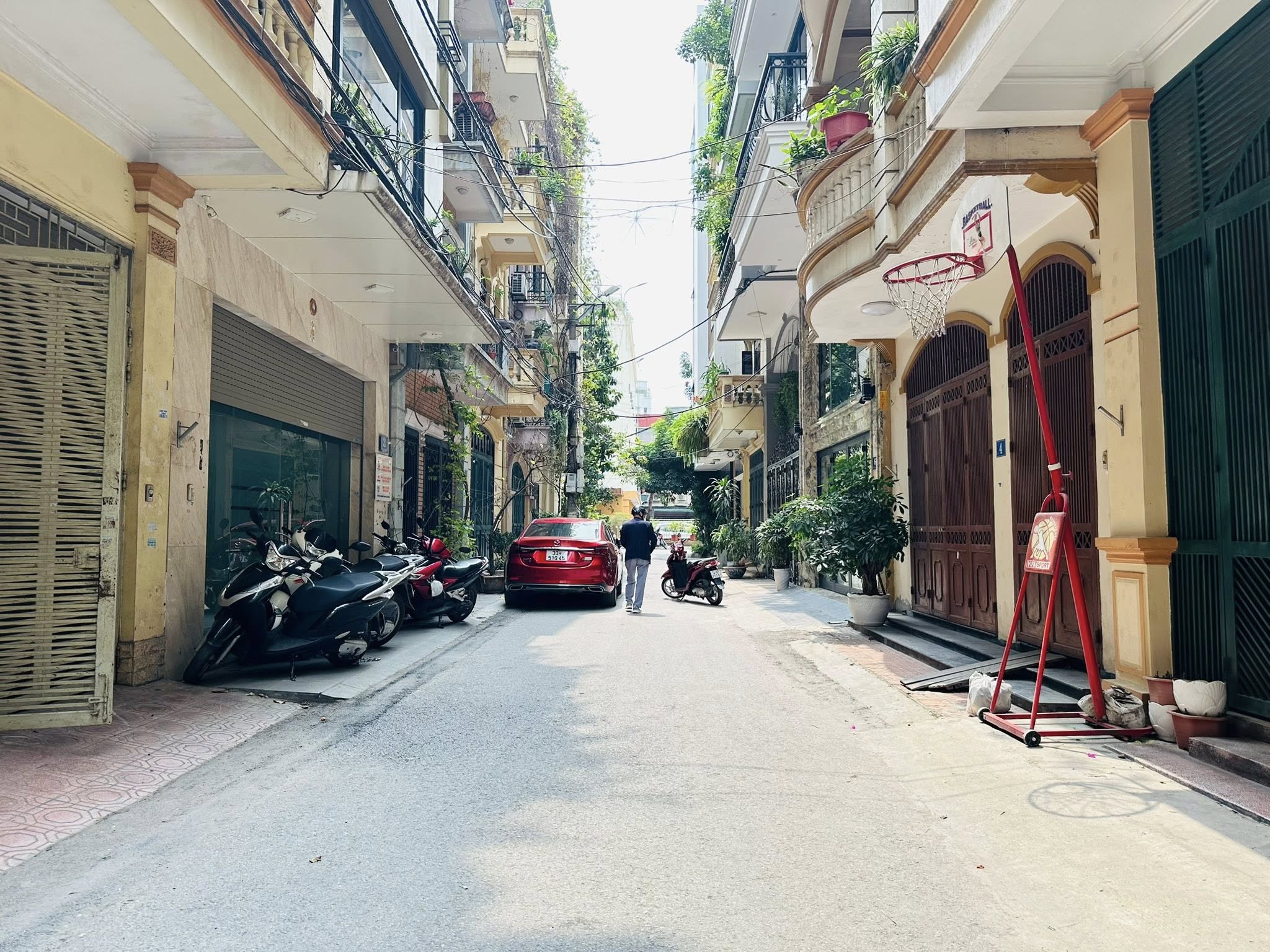 Bán nhà mới ngõ 118 Nguyễn Khánh Toàn, 66m2, 6 tầng, thang máy, ôtô, kinh doanh, 25.7 tỷ