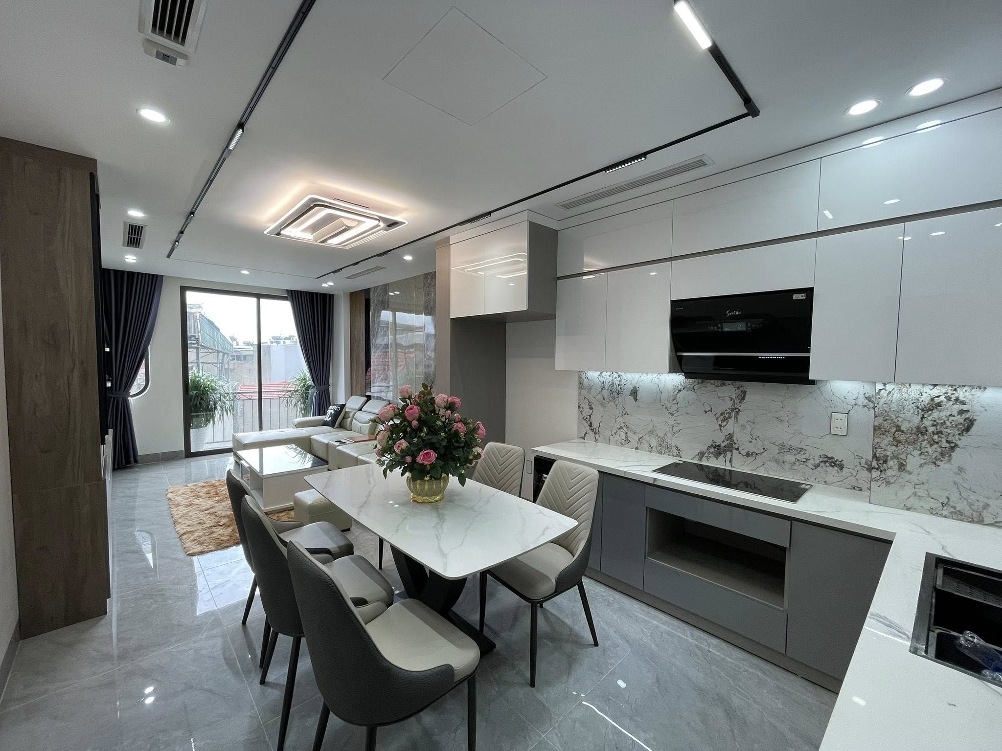 Bán nhà phố Nguyễn Như Uyên, Cầu Giấy, 66m2, thang máy, gara ôtô vỉa hè kinh doanh, 27.7tỷ