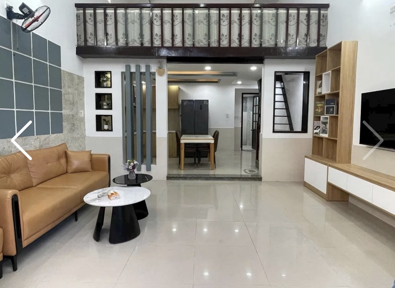 Nhà lửng đúc Hùng Vương . DT:70m , ngang 5m